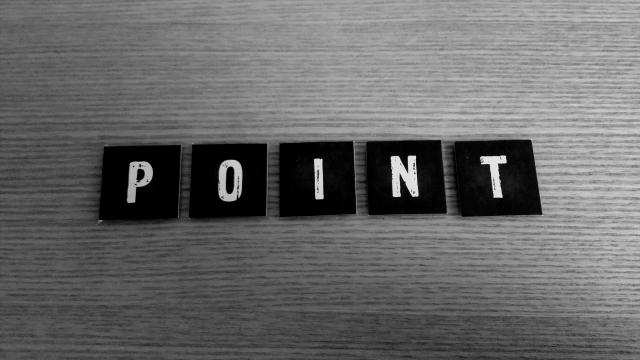 黒い板に書かれたpoint